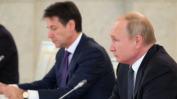 <br />
Премьер Италии планирует обсудить с Путиным ситуацию в Ливии<br />

