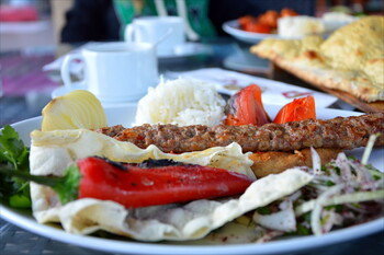 Турецкие отельеры просят туристов доедать всё, что положили себе в тарелку 