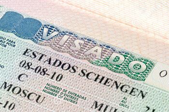 АТОР рекомендует туристам покупать страховки от невыезда из-за проблем с визами Испании 