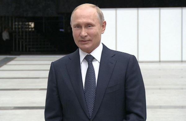 <br />
Путин поздравил жителей Магаса с 25-летием города<br />
